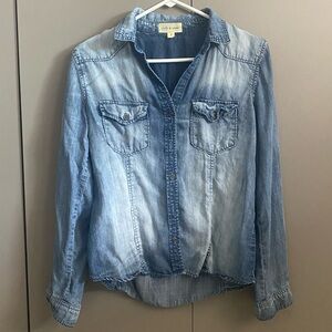 Anthropologie Cloth & Stone Light Blue Washed Chambray Button-Down Denim Shirt
